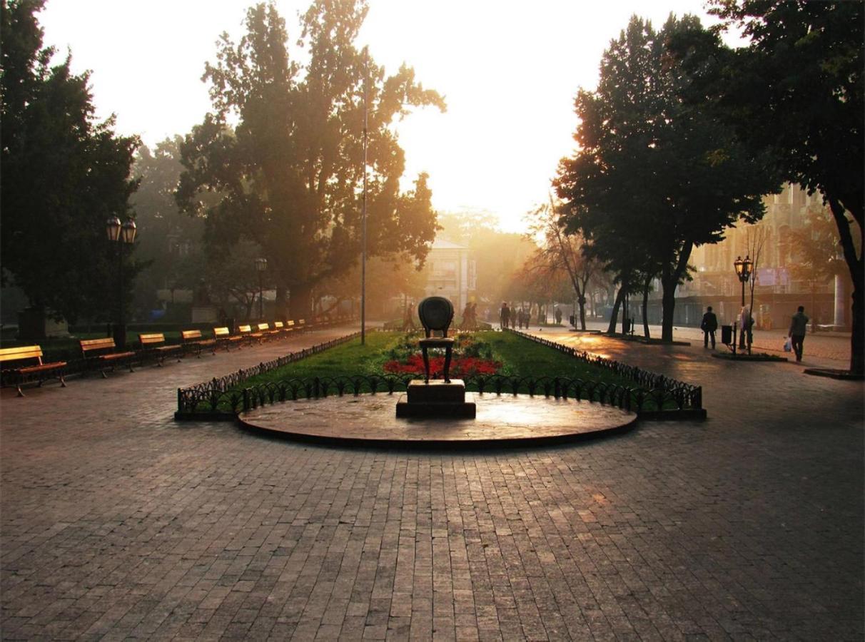 "Ваша Квартира" - У Самого Дерибаса! "Ваша Квартира" Біля Самого Дерибаса! Odessa Exterior foto